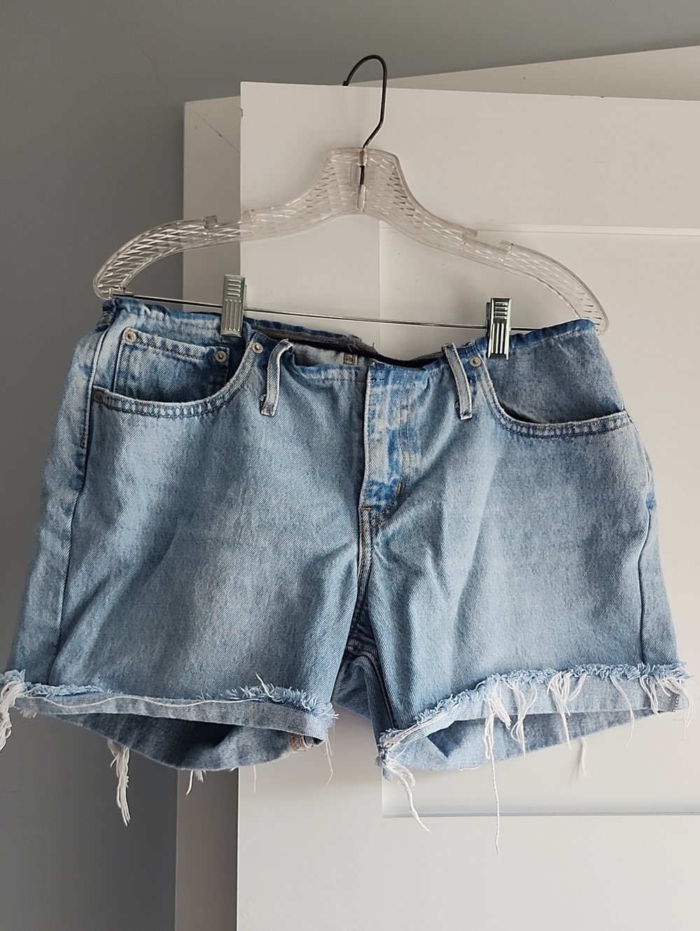 Levis  **ALTERED** Cutoff Jean Shorts